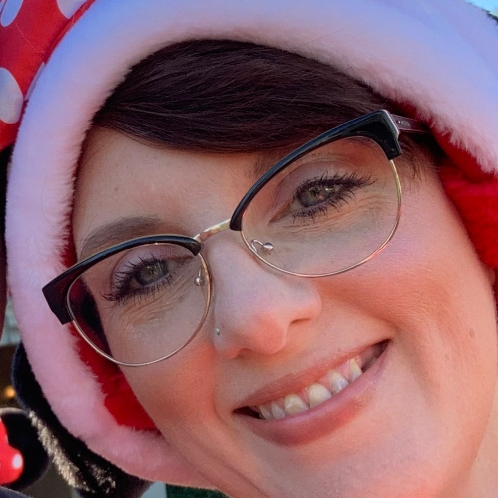 Meet your Posher, Leslie